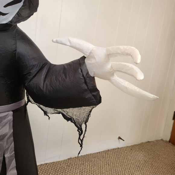 Gemmy Inflatable Blow Up Scary Halloween Reaper Figure Automatic Electric Blower - Picture 12 of 13